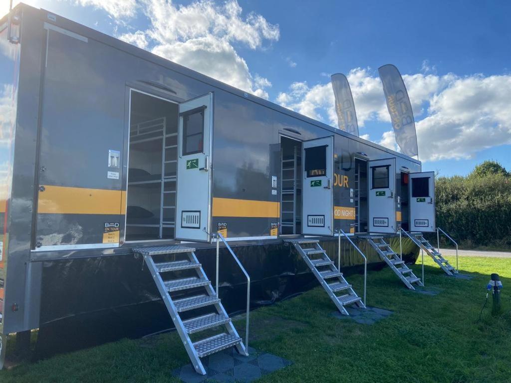 Готель Racingtours Racecamp - Spielberg Spielberg Bei Knittelfeld Екстер'єр фото